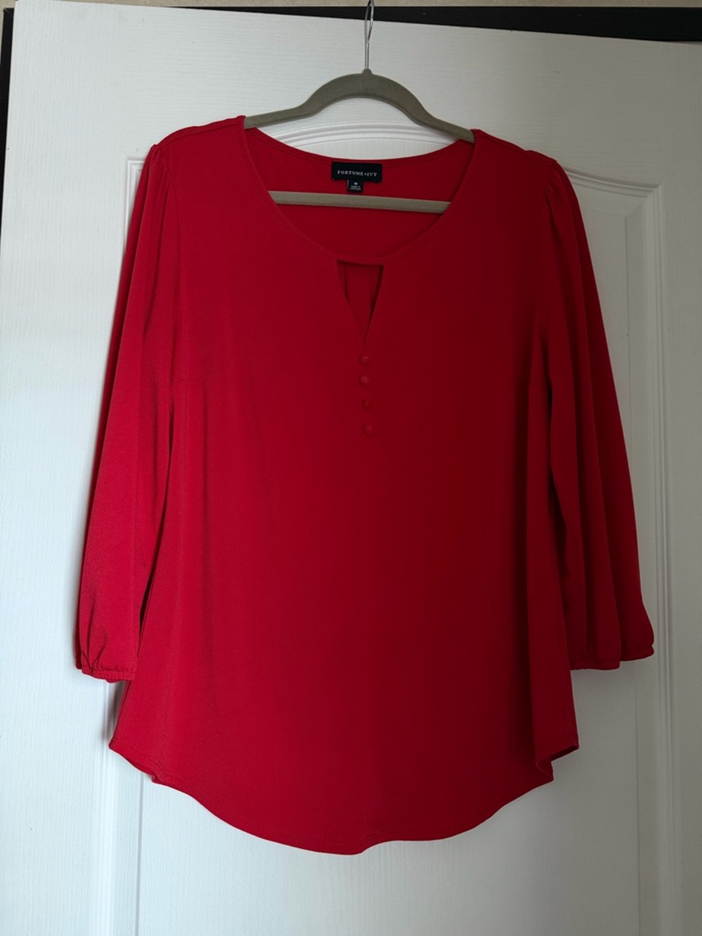 Fortune + Ivy Three Quarter Keyhole and Button Accent Blouse Size Medium